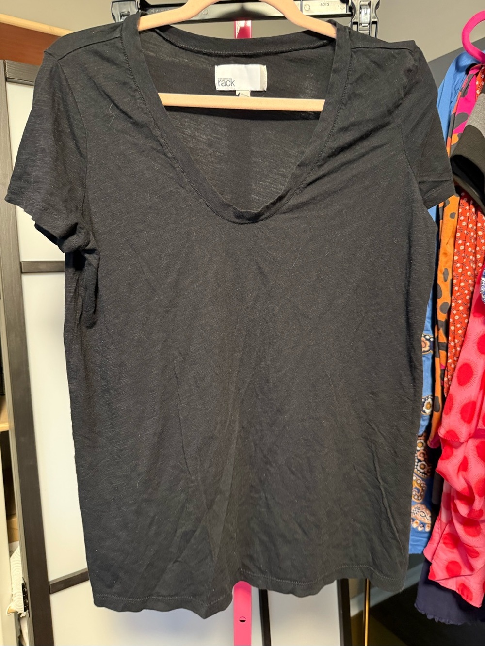 Nordstrom Rack Black V-Neck Tee | Size Large | EUC